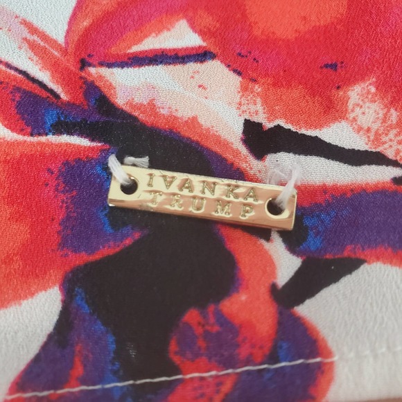 Ivanka Trump floral print blouse size small - Picture 3 of 4